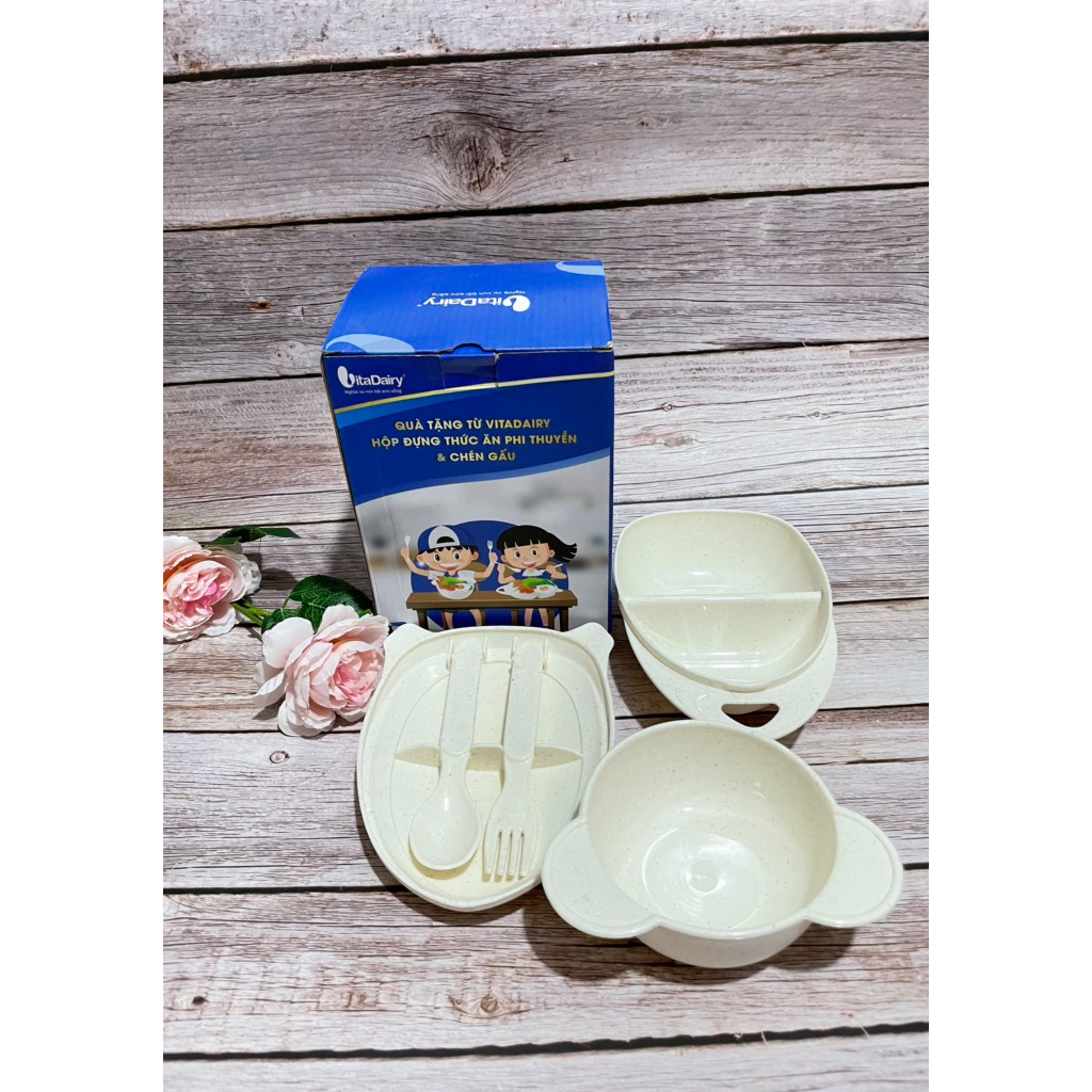 Bộ ăn dặm phi thuyền