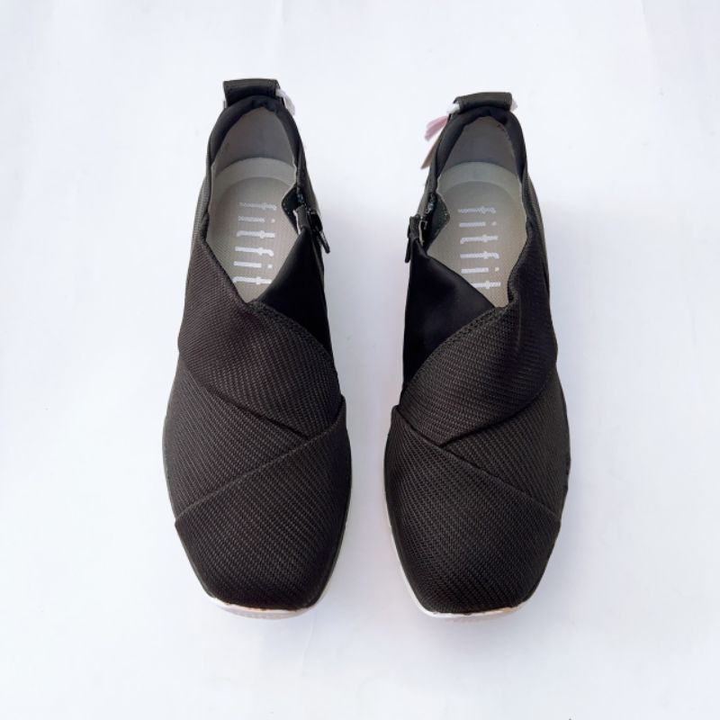Giày nữ fitfit màu đen size 37