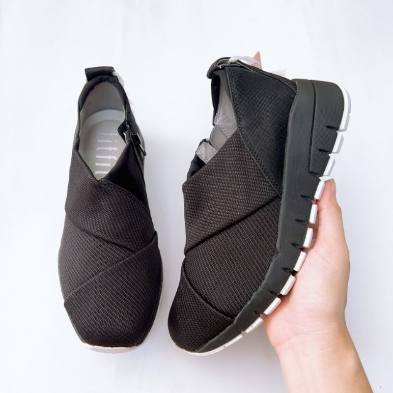 Giày nữ fitfit màu đen size 37