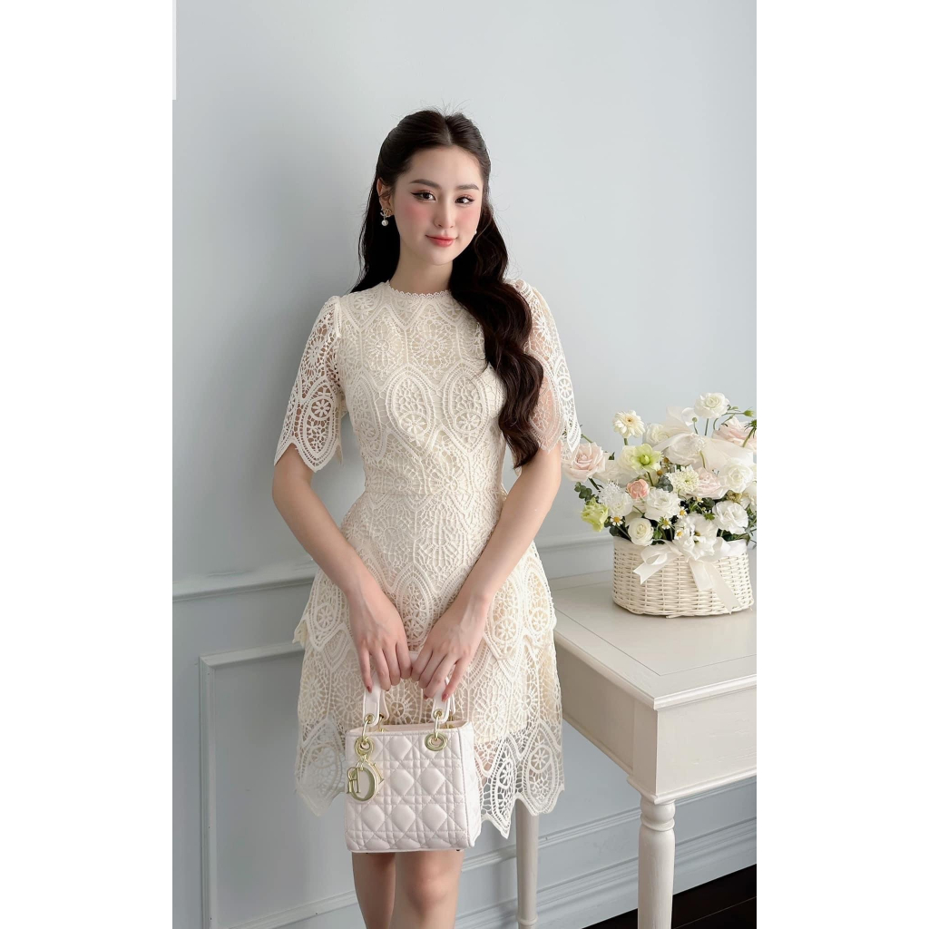 Đầm ren cổ tròn thanh lịch nhẹ nhàng - VANE Dress