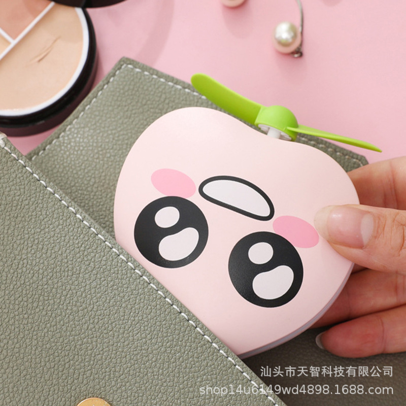 Quạt Mini,Kèm Gương Hình Trái Đào Mini 3in1  Bỏ Túi Tiện Ích, Có Dây Đeo Cổ Siêu Dễ Thương