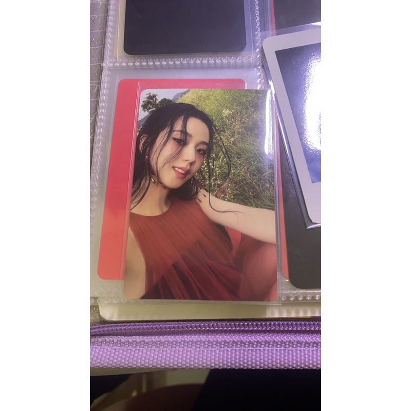 Card off Jisoo album me