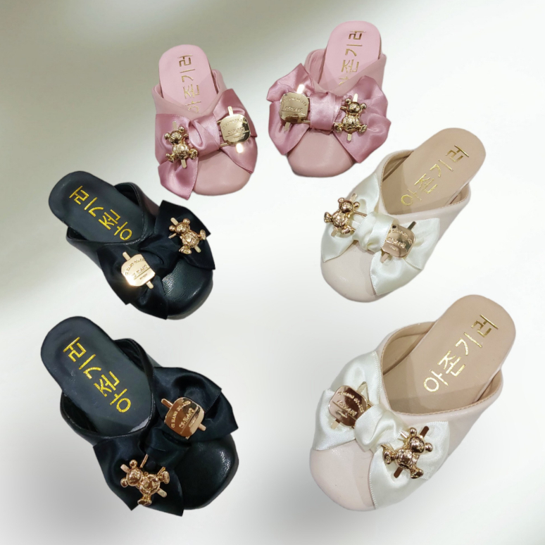 Giày sục nơ gấu dép sục cho bé gái 1- 8t chất da mềm đế kếp êm ma sát rốt SNGAU