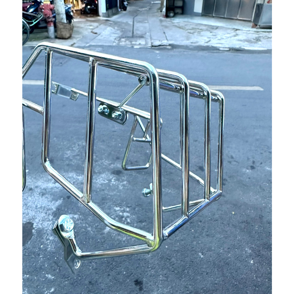 BẢO VỆ ĐÈN HẬU XE CUB 81 INOX