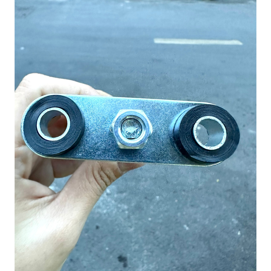 CHỐT GÀI KHOÁ YÊN SAU XE DREAM