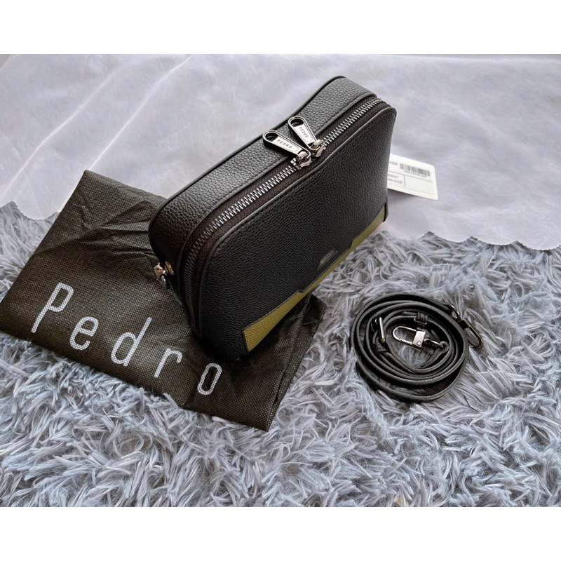 Túi 𝗣𝗘𝗗𝗥𝗢 𝗻𝗮𝗺 𝗘𝗺𝗯𝗼𝘀𝘀𝗲𝗱 𝗟𝗲𝗮𝘁𝗵𝗲𝗿 đeo chéo