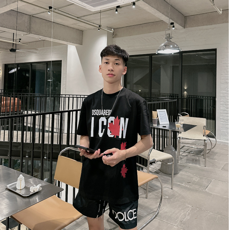 Áo Thun Nam Dsq 063 Hai Màu Đen Trắng Chất Liệu Cotton 2 Chiều Thấm Hút Mồ Hôi.