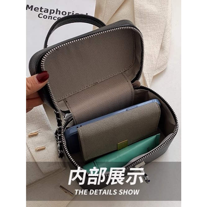 Túi xách nữ hộp trụ hình chữ nhật 2 khóa YIMI kèm dây chéo 2 màu trắng và đen