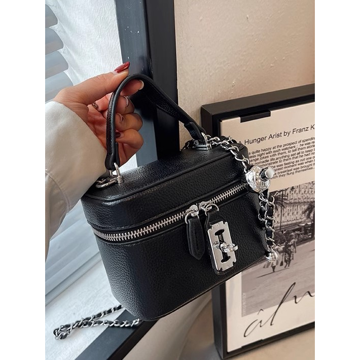 Túi xách nữ hộp trụ hình chữ nhật 2 khóa YIMI kèm dây chéo 2 màu trắng và đen