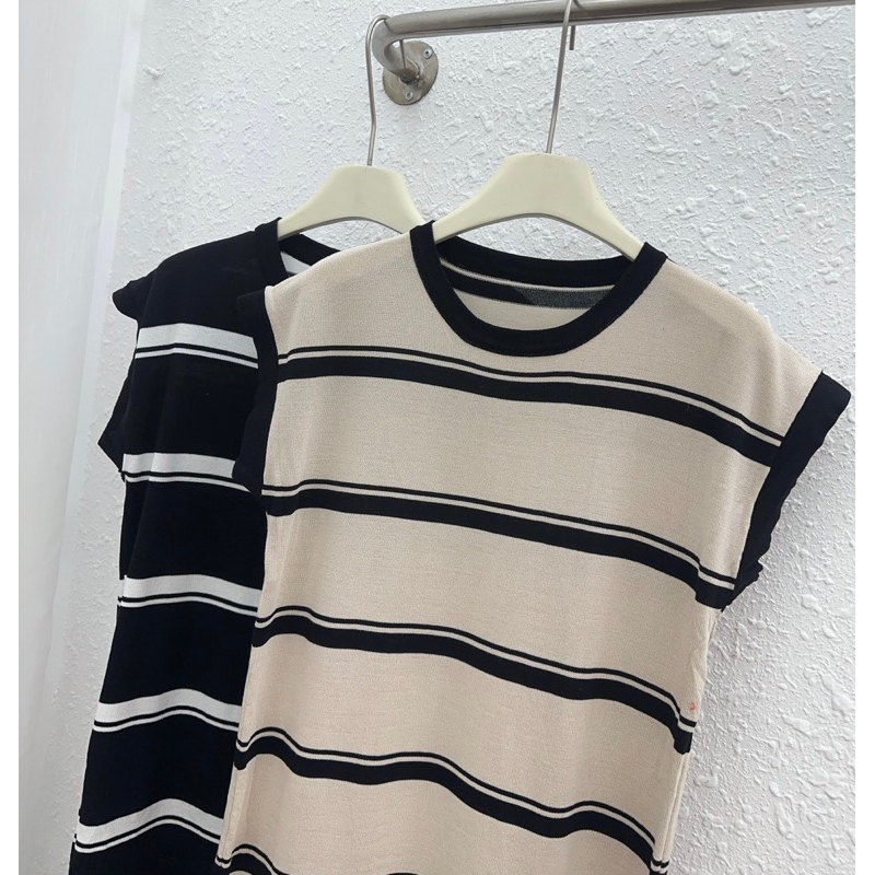 VÁY LEN SUÔNG KẺ NGANG TAY HẾN CỔ TRÒN XẺ BÊN.