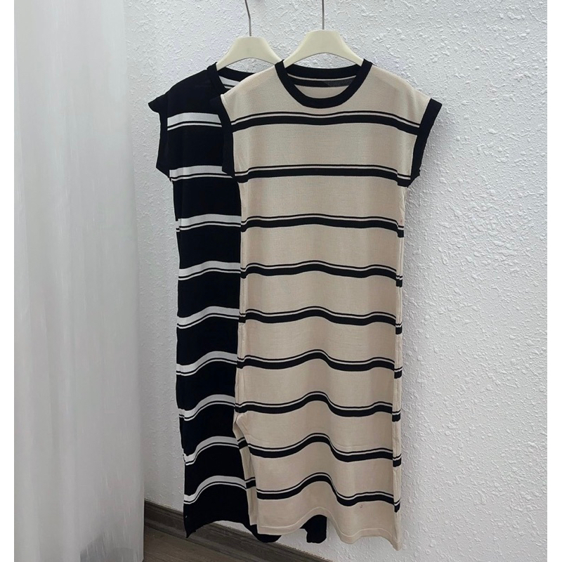 VÁY LEN SUÔNG KẺ NGANG TAY HẾN CỔ TRÒN XẺ BÊN.