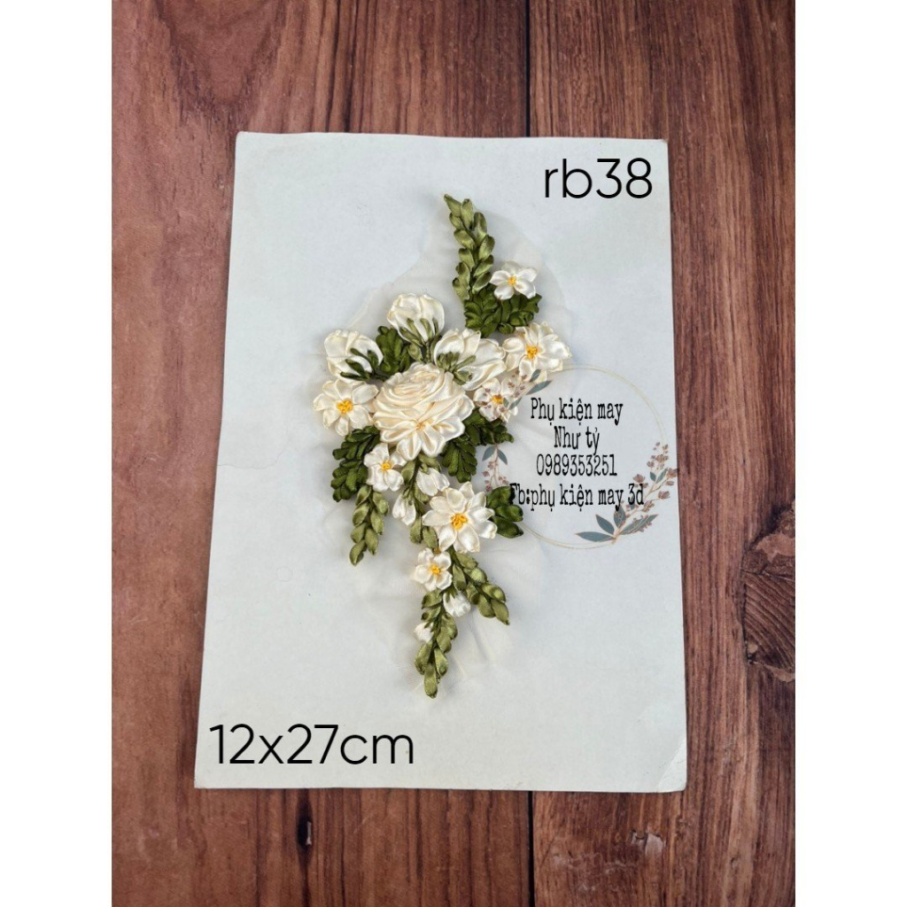 Ruy băng xinh xắn trang trí áo dài