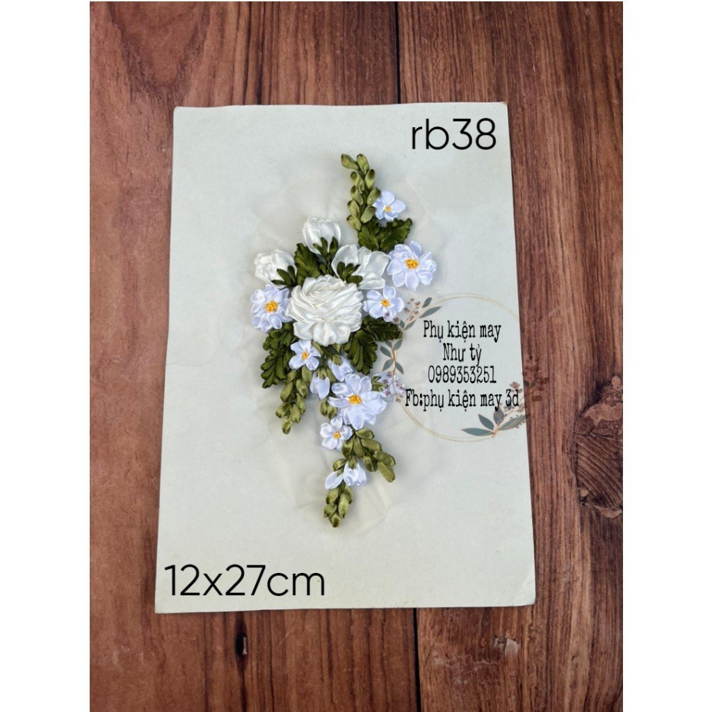 Ruy băng xinh xắn trang trí áo dài