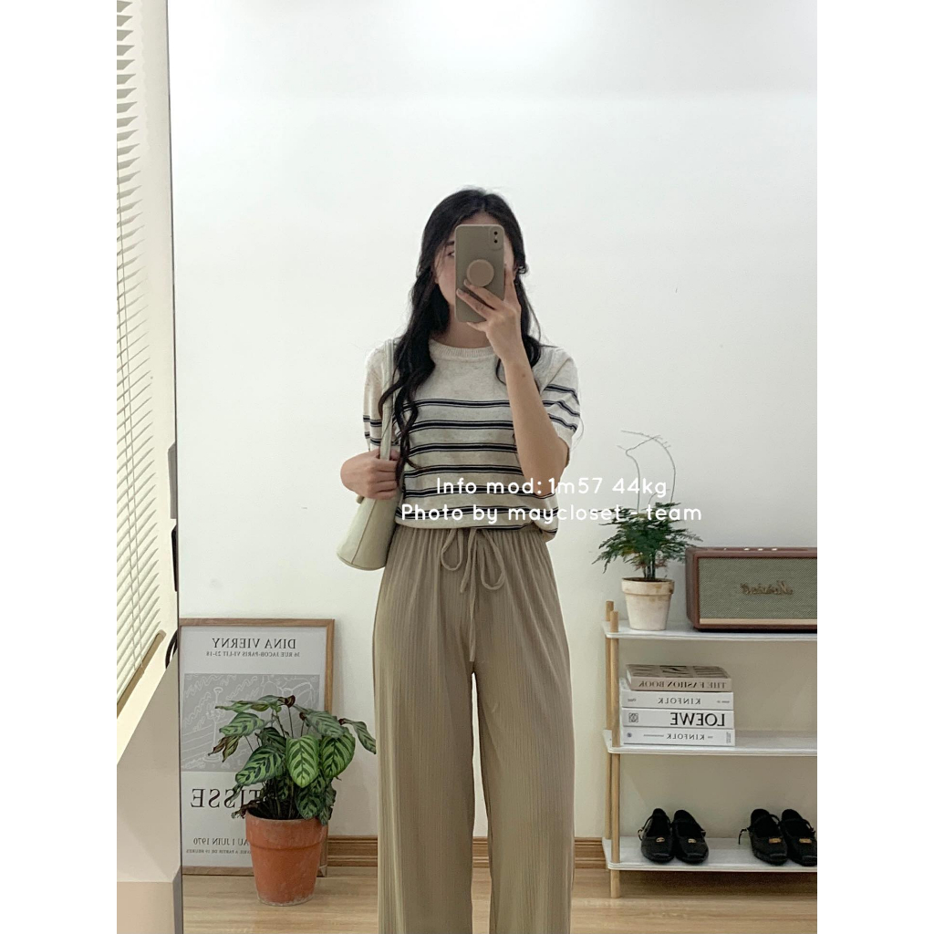 Áo len ngắn tay kẻ ngang từ ngực tag xem.studio