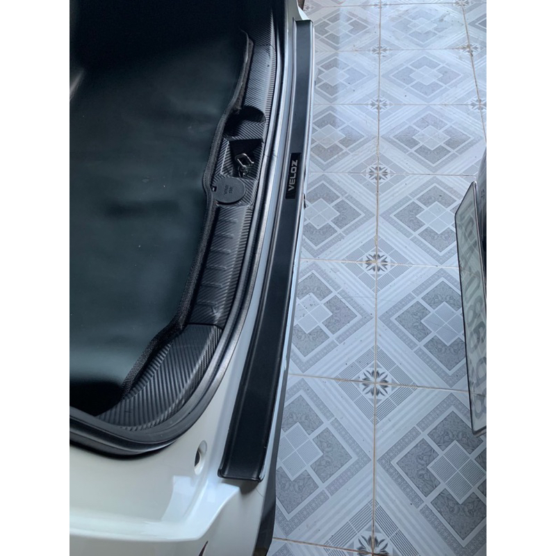 Chống trầy cốp ngoài Toyota Veloz 2022 2023 2024 Mẫu Nhựa 3D cao cấp Hellooto shop