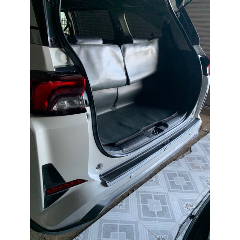 Chống trầy cốp ngoài Toyota Veloz 2022 2023 2024 Mẫu Nhựa 3D cao cấp Hellooto shop