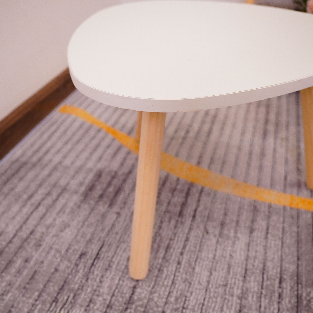 Bàn trà sofa mặt tam giác, bàn cafe, làm việc chân gỗ tự nhiên, mặt trắng phong cách sang trọng - DORIS ACCESSORIES