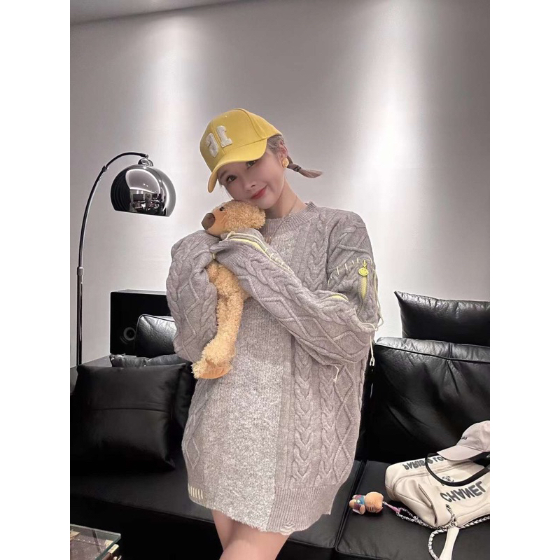 Áo len kèm gấu De marzo