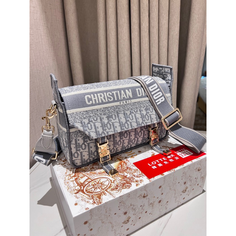 Túi Đior Messenger bag Jissoo full2box seal size 24cm thổ cẩm hai màu W566-24