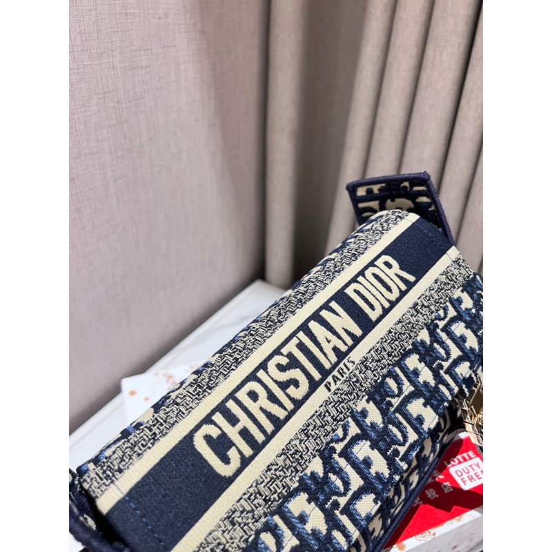 Túi Đior Messenger bag Jissoo full2box seal size 24cm thổ cẩm hai màu W566-24