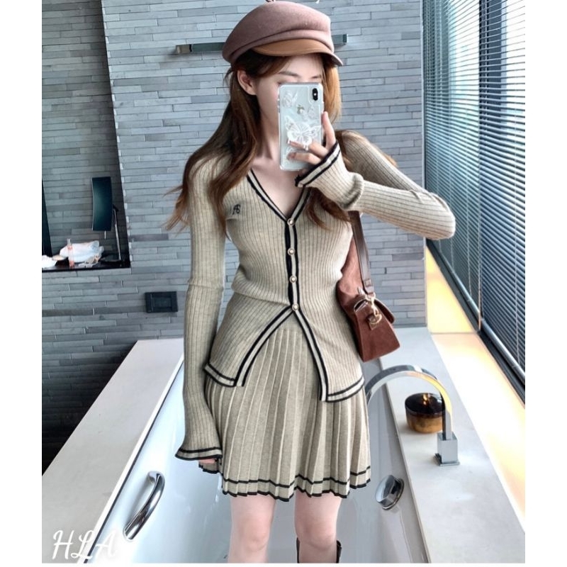Sét áo len viền cổ V +chân váy xếp ly hàng QC
