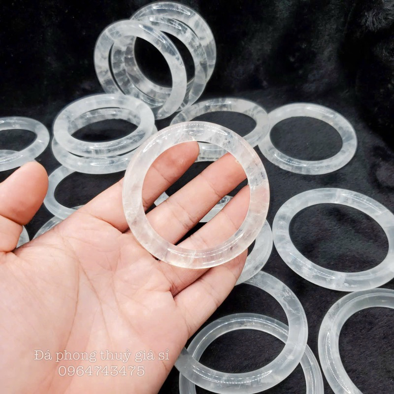 Vòng tay lắc tay đá thach anh trắng bản đũa siêu đẹp kích thước 50-59mm tặng kèm hộp gấm cao cấp khi mua
