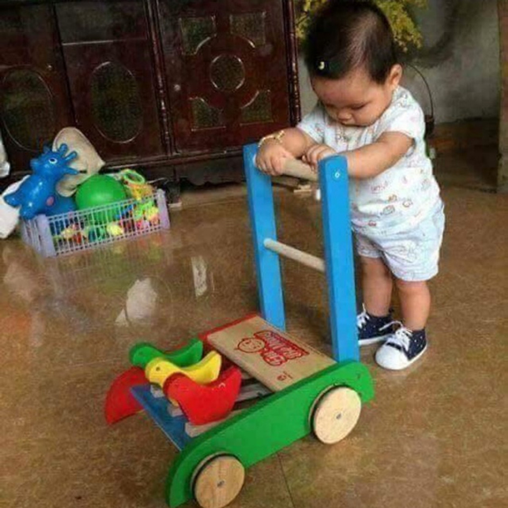 Xe tập đi - EM BÉ VÀNG - con chim hàng Việt Nam