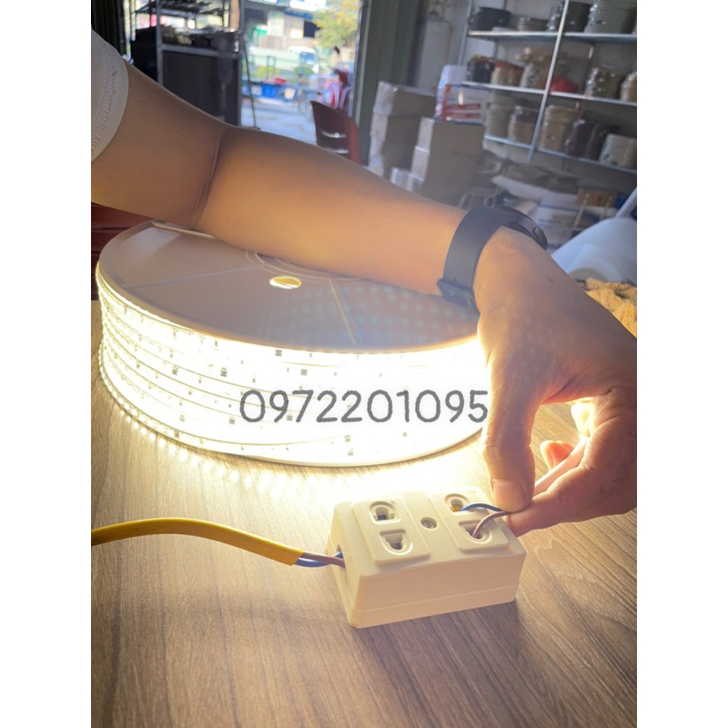 Led dán 220V 2835 có keo dán sẵn