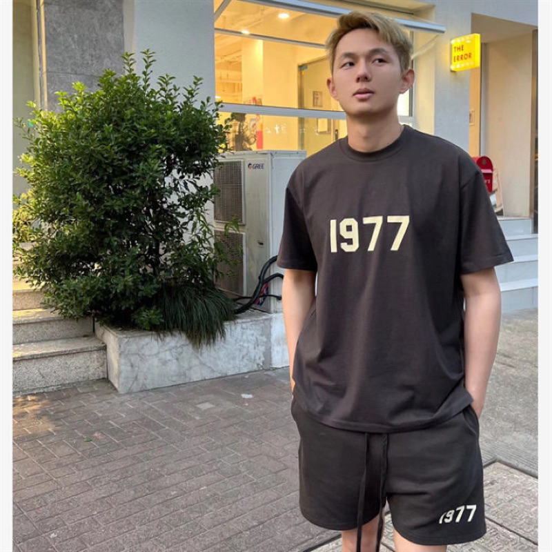 ÁO PHÔNG ESSENTIALS IRON 1977