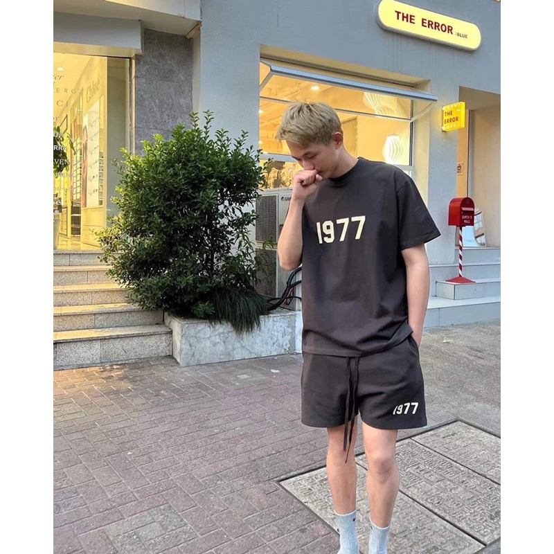 ÁO PHÔNG ESSENTIALS IRON 1977