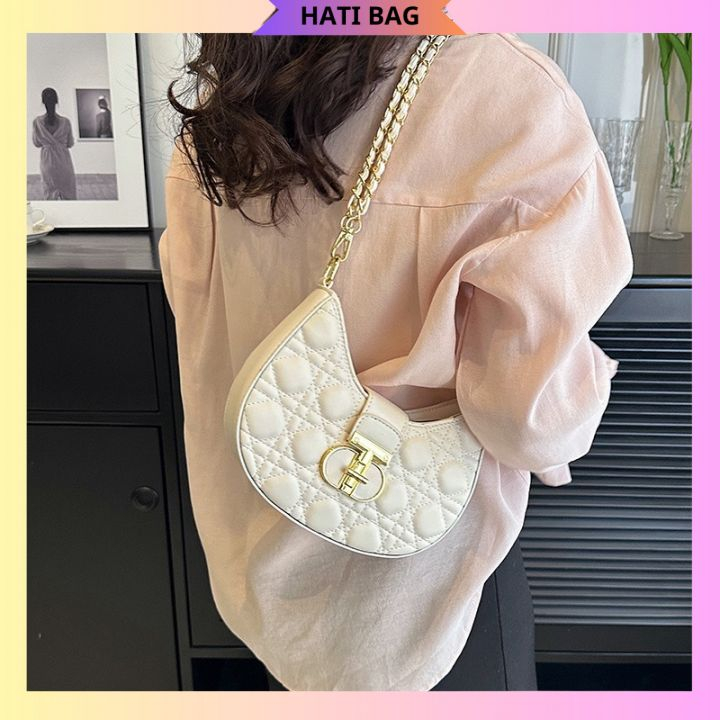 Túi Xách Mặt Đá Trần Trám Dáng Bán Nguyệt Mới