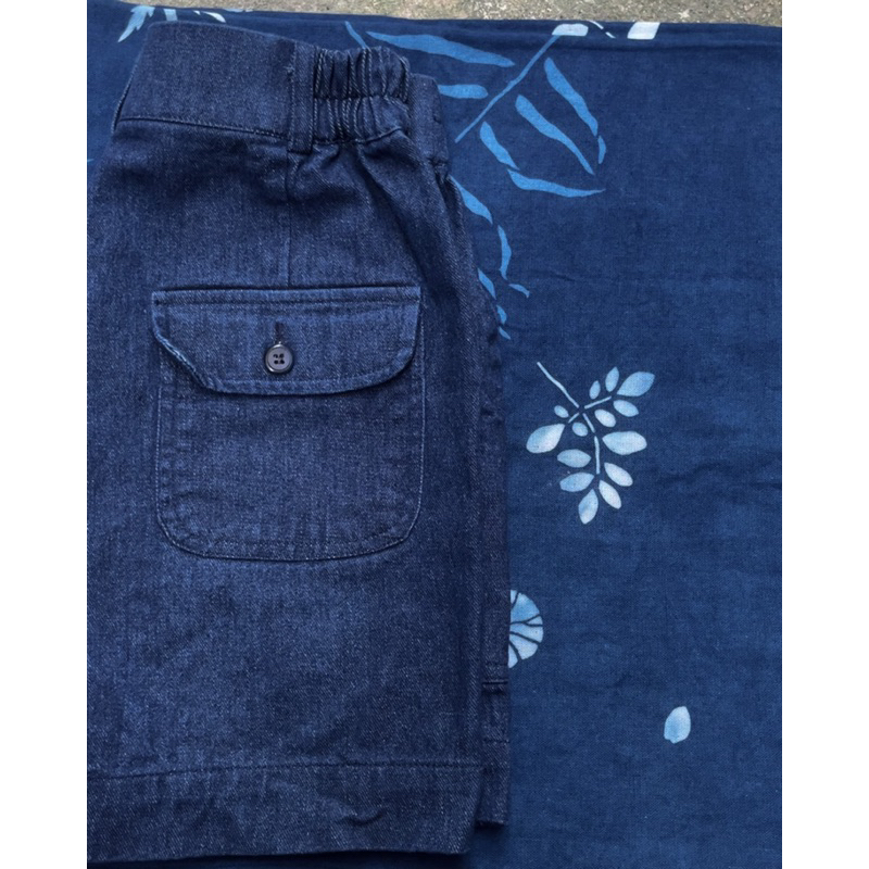 Quần short denim túi nắp cài