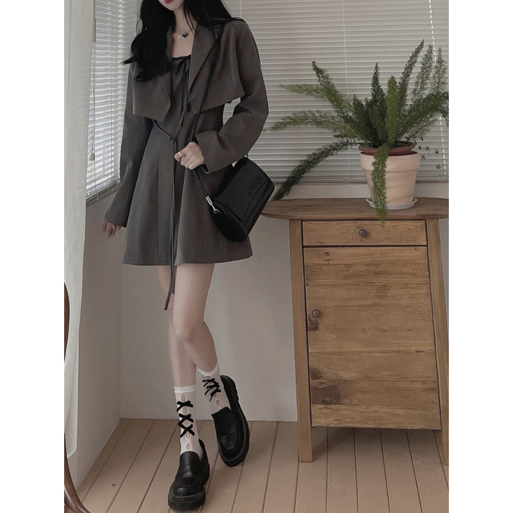 Set váy Ullzang đi kèm áo khoác blazer croptop tiểu thư sang chảnh