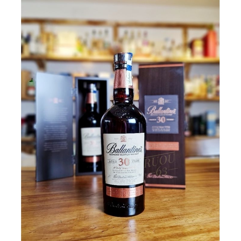 vỏ chai rượu ngoại BALLANTINE'S 30