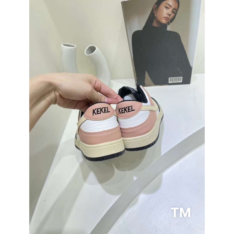 Sneaker phối màu mũi tròn đế êm