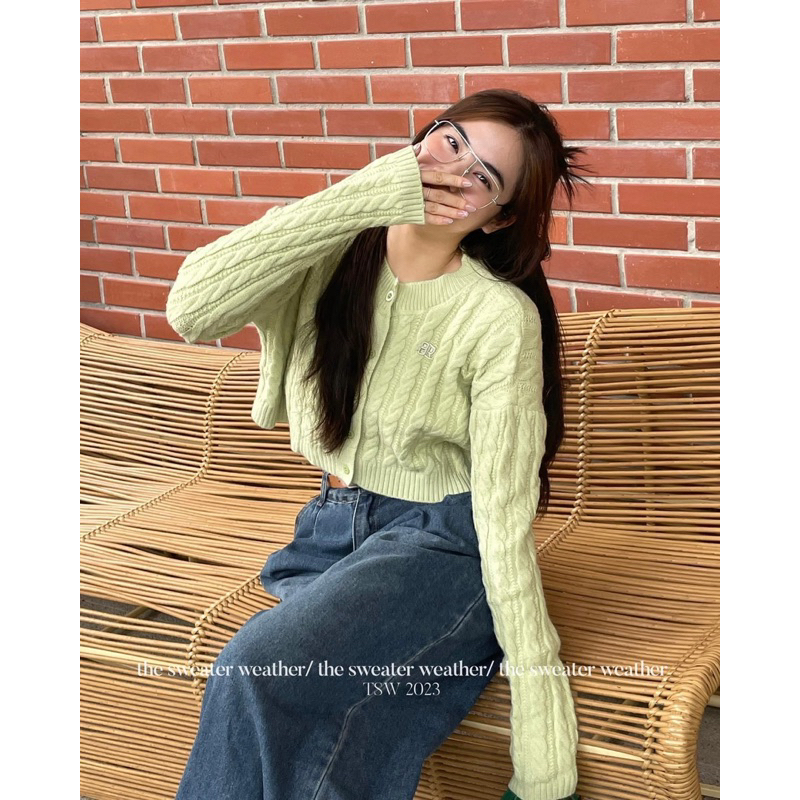 ÁO LEN CROPTOP THỪNG THÊU LOGO MẶC 2 KIỂU 935 hàng Quảng Châu loại 1