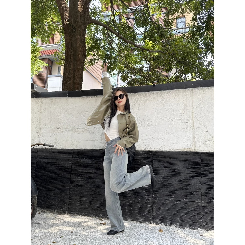 Áo khoác da Taylor croptop nút bấm cổ trụ màu rêu nhạt siêu lạ