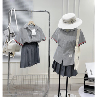 SET ÁO SƠ MI KẺ XÁM KÈM CHÂN VÁY TENNIS XÁM QUỐC DÂN