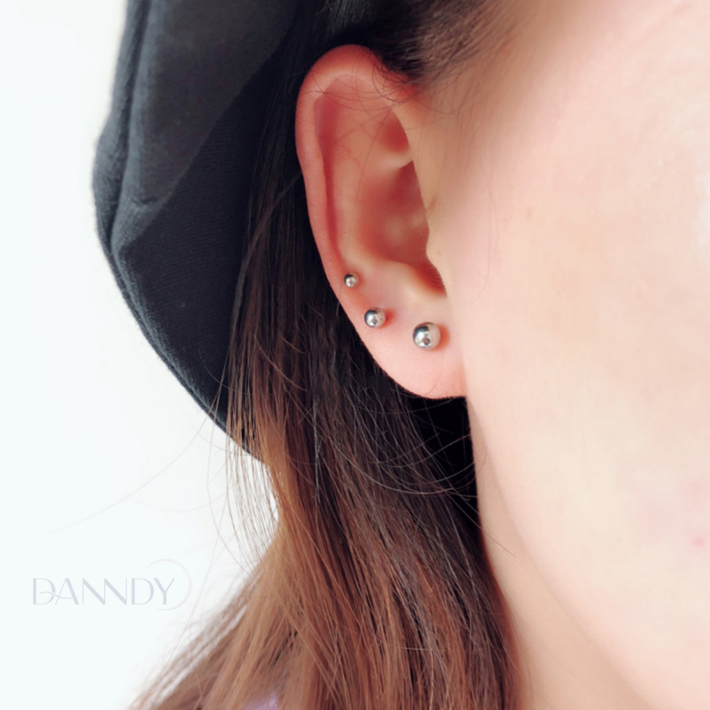 Khuyên tai nụ tròn sáng bóng. Khuyên tròn titan không đen không gỉ. Bông tai nam nữ tròn | Dandy
