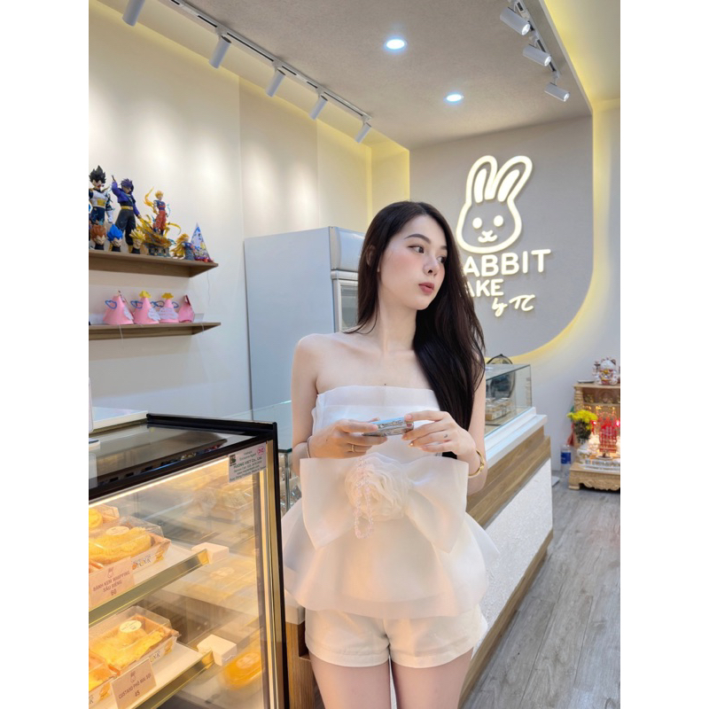 Áo cúp ngực có nơ hoa hồng