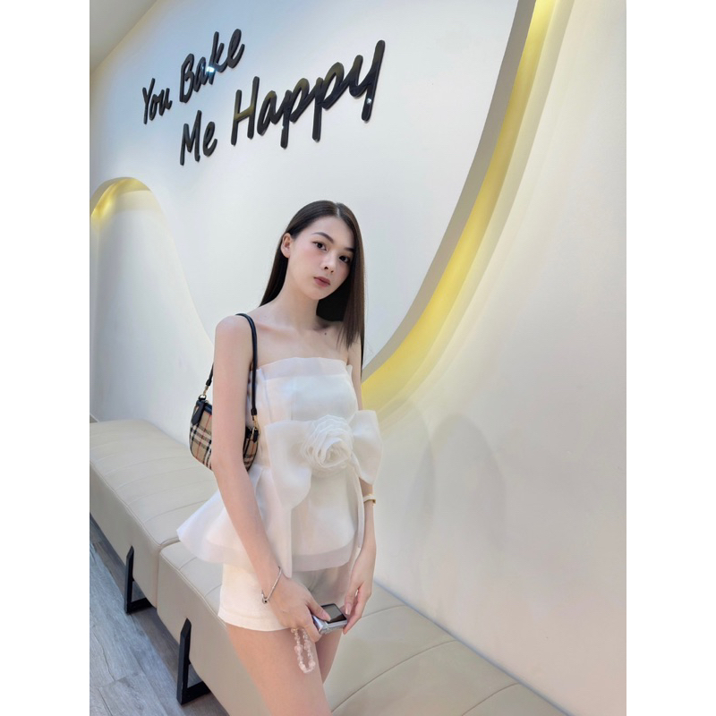 Áo cúp ngực có nơ hoa hồng