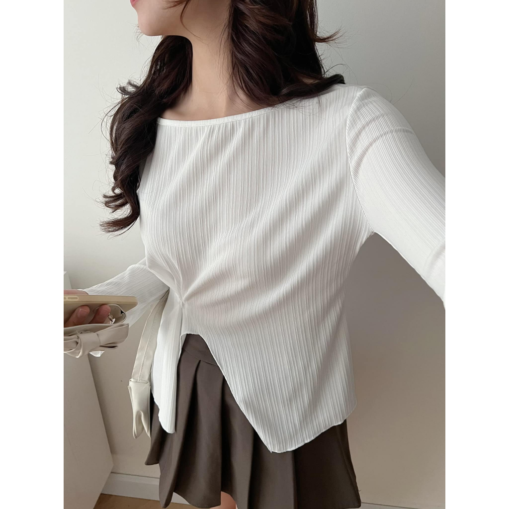 Áo phông gân dài tay trễ vai basic xẻ buộc khuy eo. Áo thun dài tay sang chảnh xẻ tà 4 màu hothit