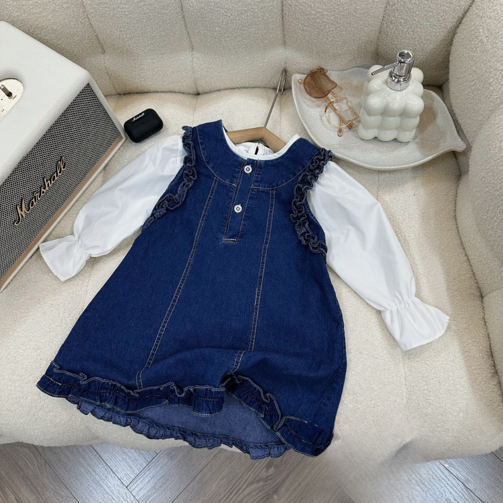 Váy cho bé gái, set váy yếm Jean bèo vai kèm áo sơ mi trắng cách điệu cho bé 12-30kg