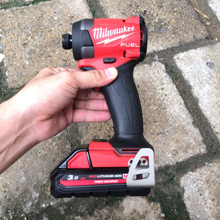 Máy Vặn Vít Milwaukee M18 FID3 (2953)