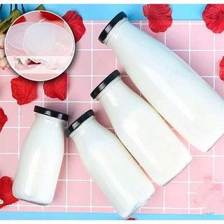 Chai lọ thủy tinh đựng sữa hạt, nước ép trái cây.