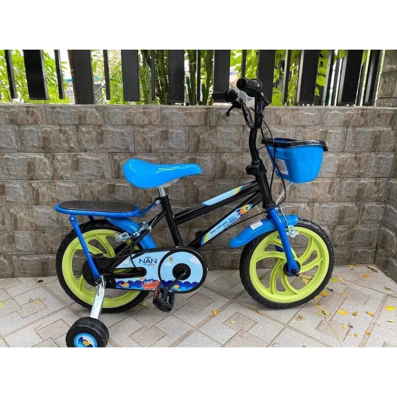Xe đạp cho bé hàng khuyến mãi  nan
