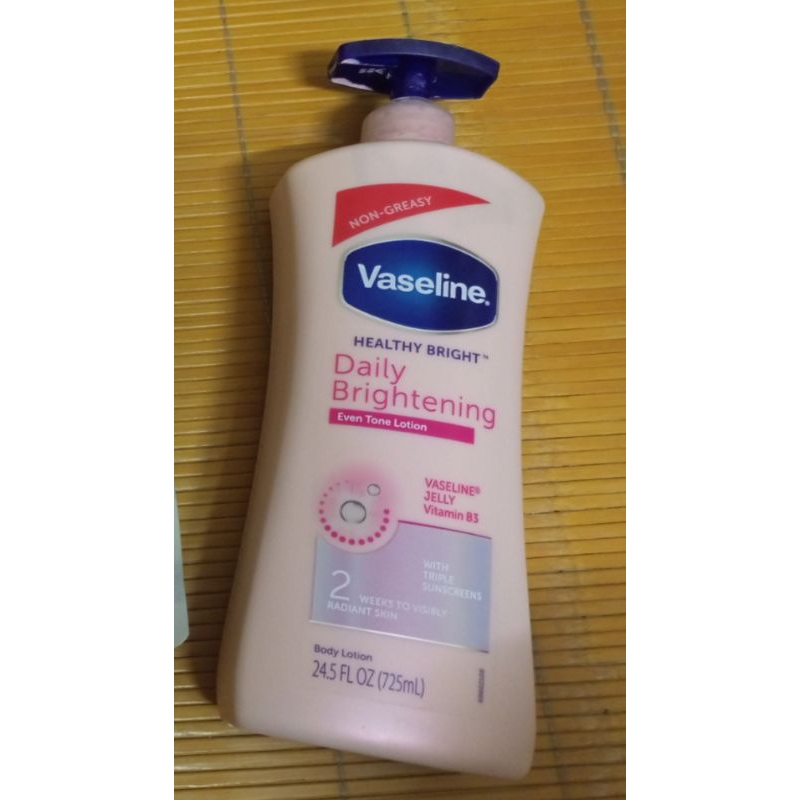 Vaseline dùng được 20%, bị viêm nang lông không hợp nên pass