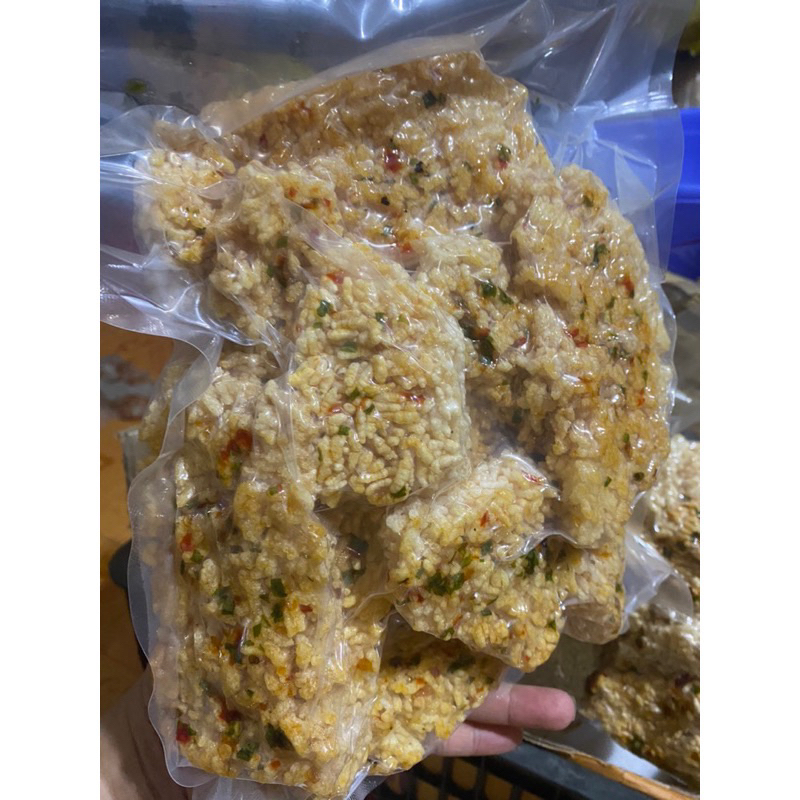 500g cơm cháy bể mắm hành 25k