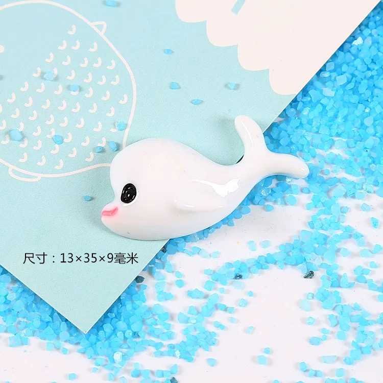 Charm cá heo trắng