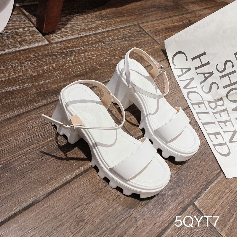 Sandal Gót Vuông Đế Thô Cắt Quai Trơn Siêu Xinh